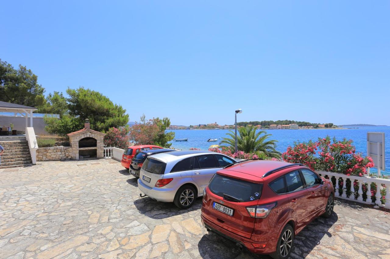 Family Friendly Seaside Apartments Brodarica, Sibenik - 15270 Exterior foto