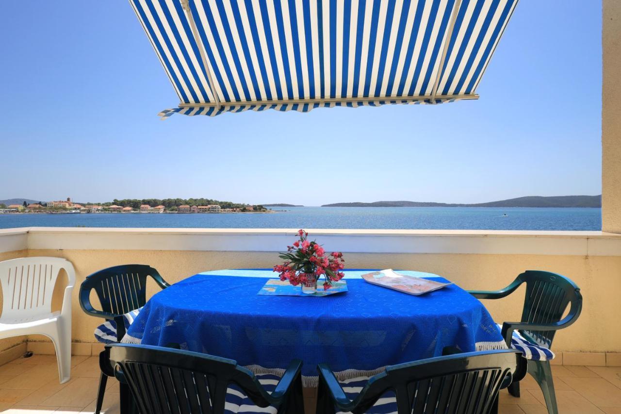 Family Friendly Seaside Apartments Brodarica, Sibenik - 15270 Exterior foto