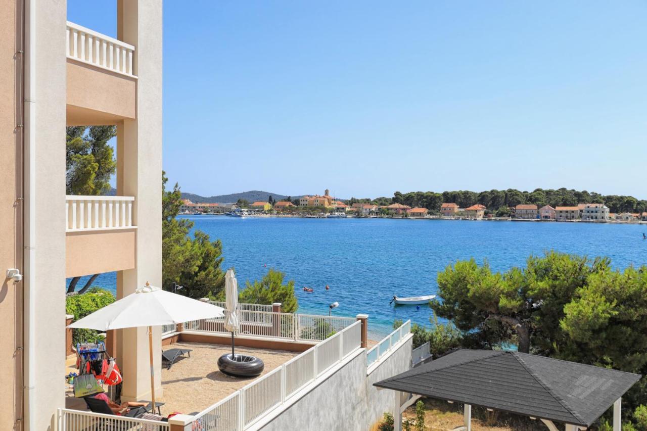 Family Friendly Seaside Apartments Brodarica, Sibenik - 15270 Exterior foto