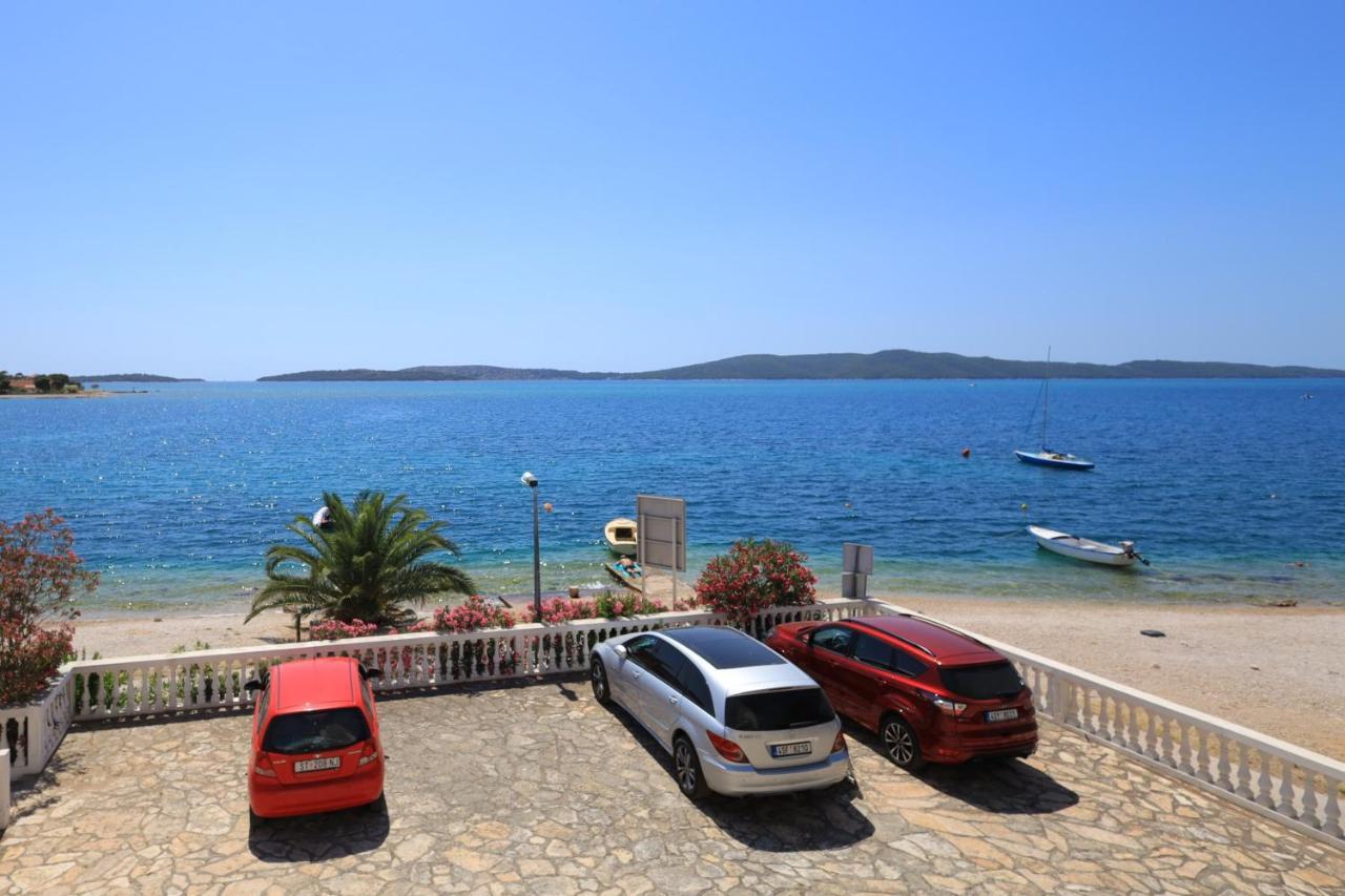 Family Friendly Seaside Apartments Brodarica, Sibenik - 15270 Exterior foto