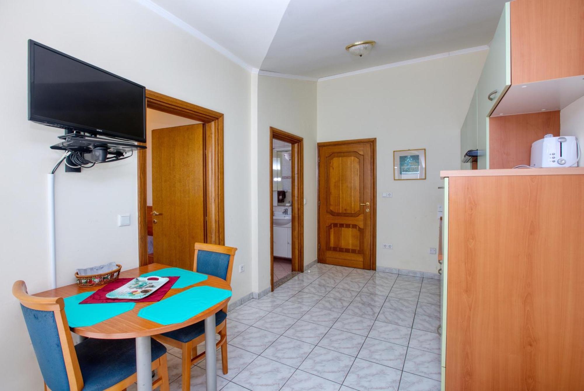 Family Friendly Seaside Apartments Brodarica, Sibenik - 15270 Zimmer foto