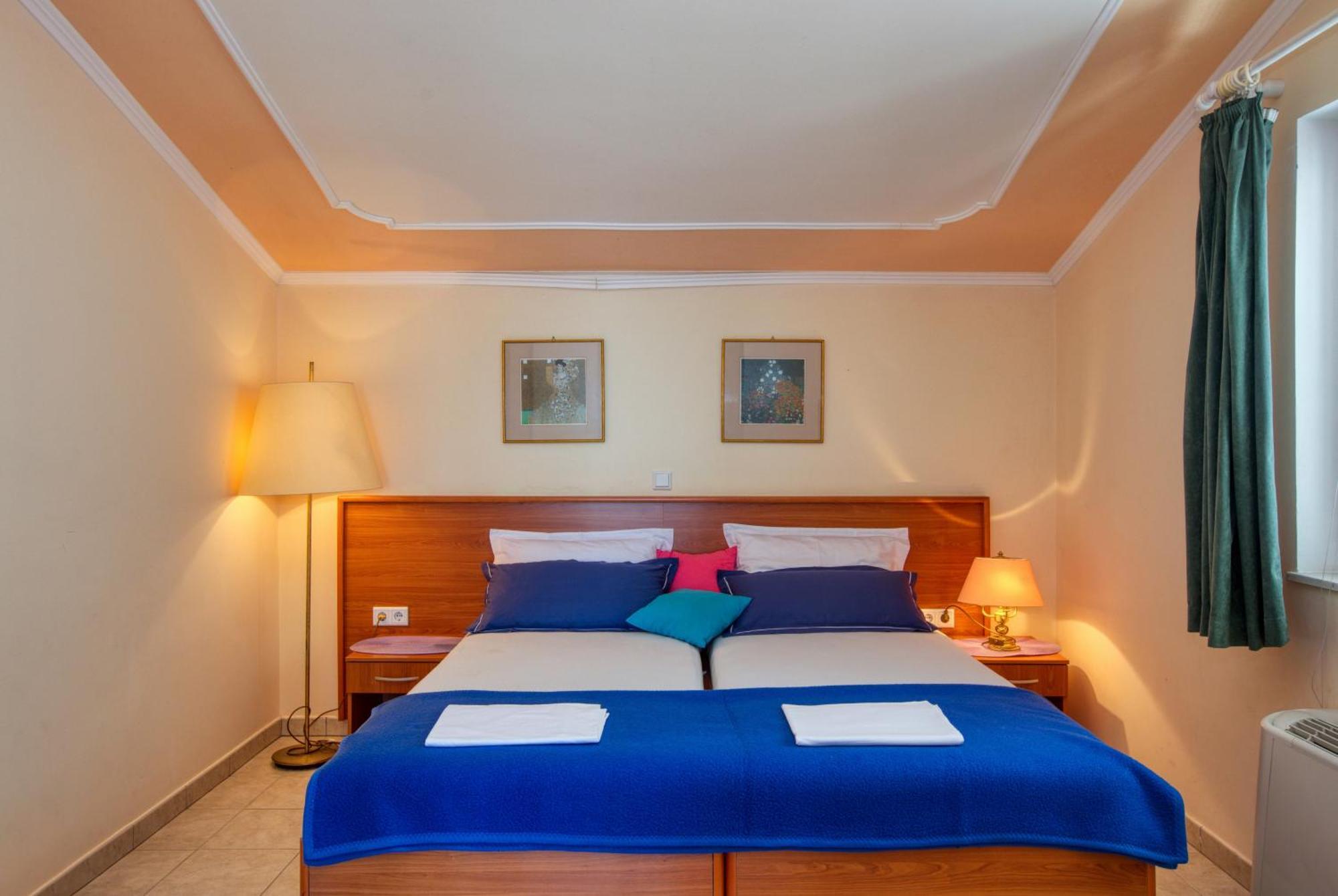 Family Friendly Seaside Apartments Brodarica, Sibenik - 15270 Zimmer foto